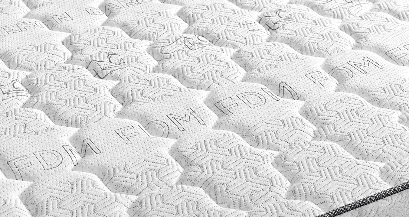 Detail prošívaného potahu matrace CARBON LUX