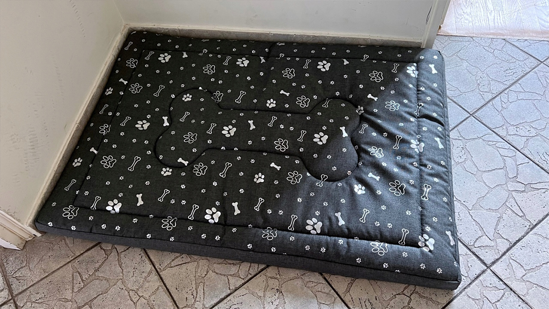Vodeodolný matrac pre psov 130x70 HNEDÝ so vzorom 5cm vata