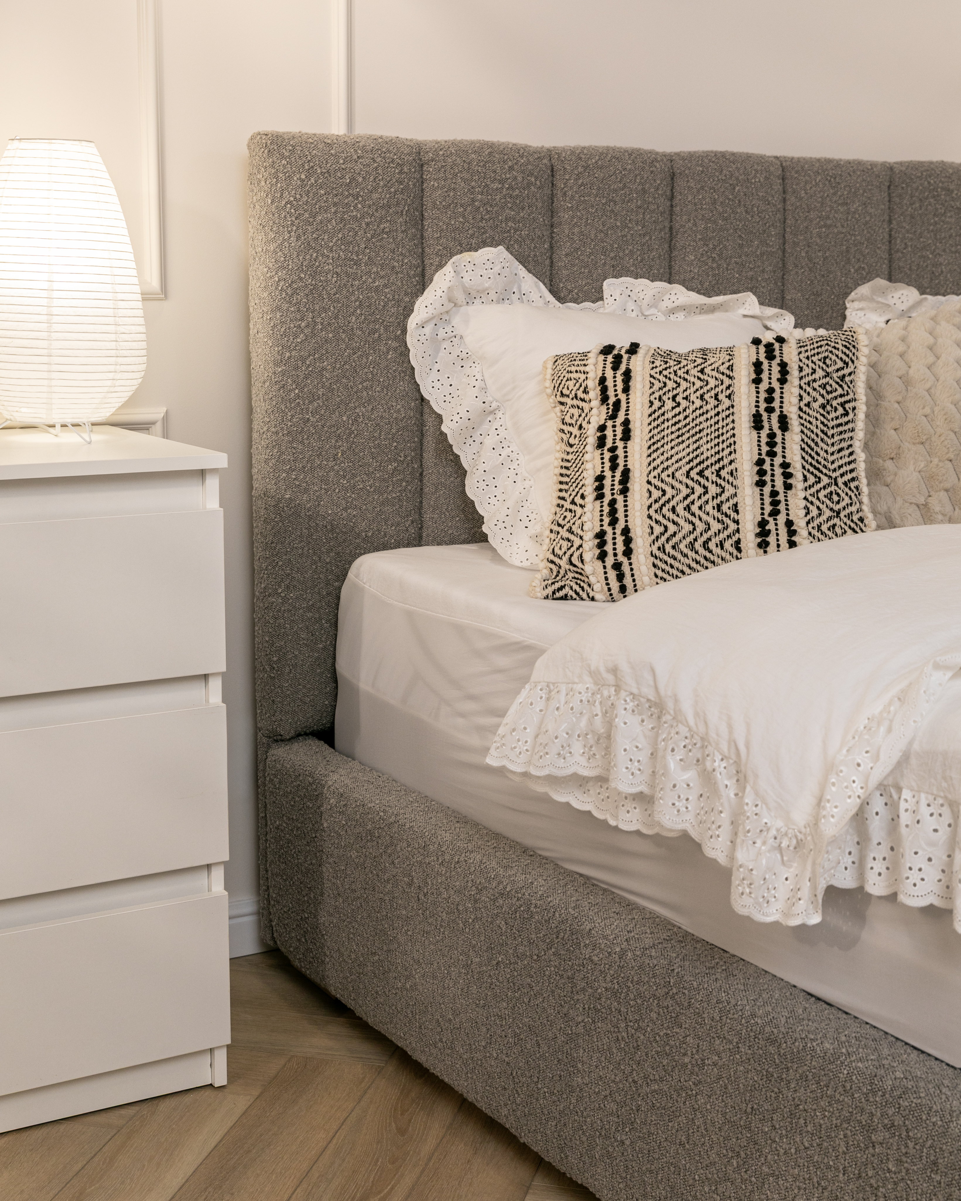 Čalouněná postel AUSTIN 120x200cm Šedá Boucle s úložným prostorem kovový rošt