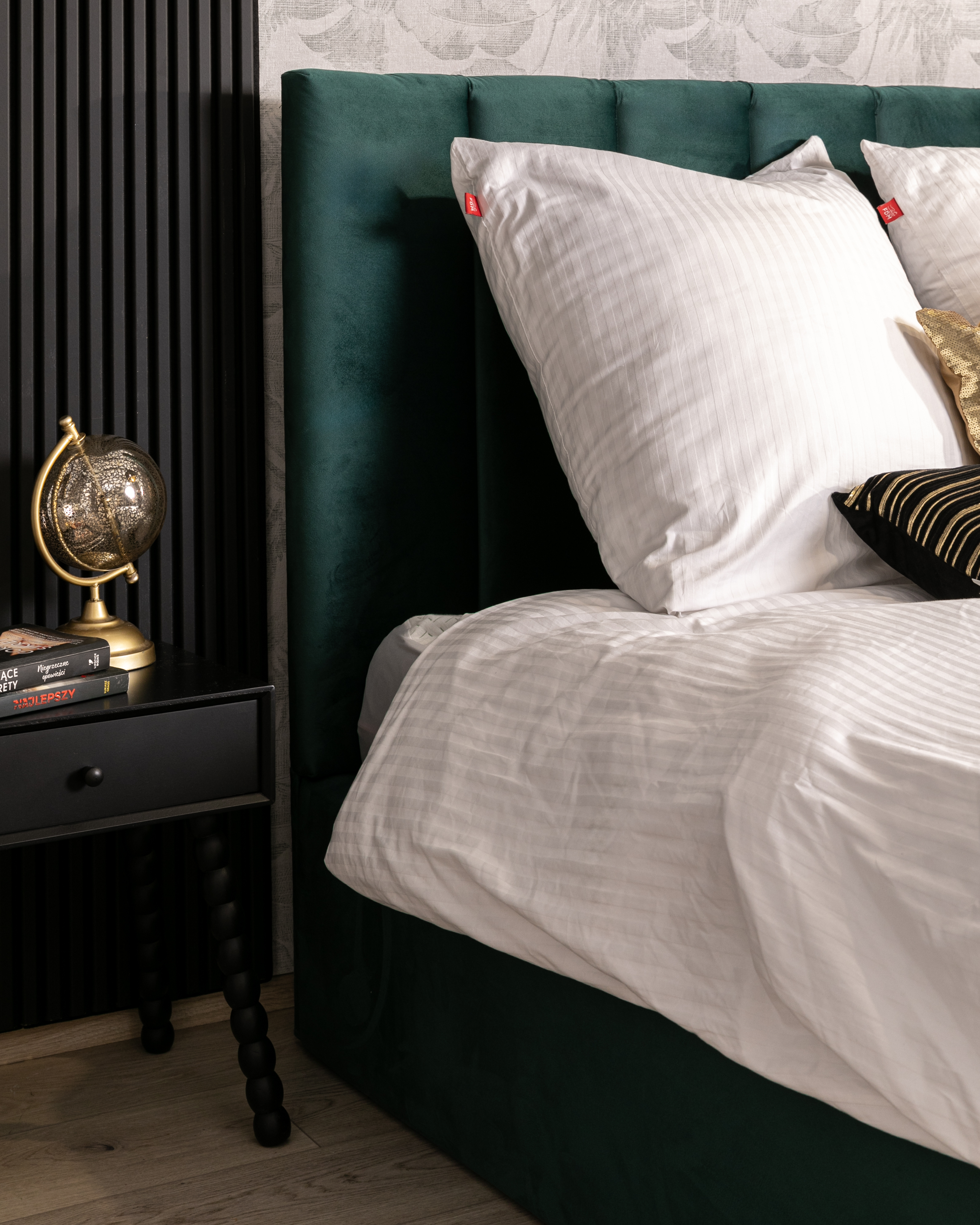 Čalouněná postel JUSTIN 90x200 Zelená Trinity s úložným prostorem kovový rošt